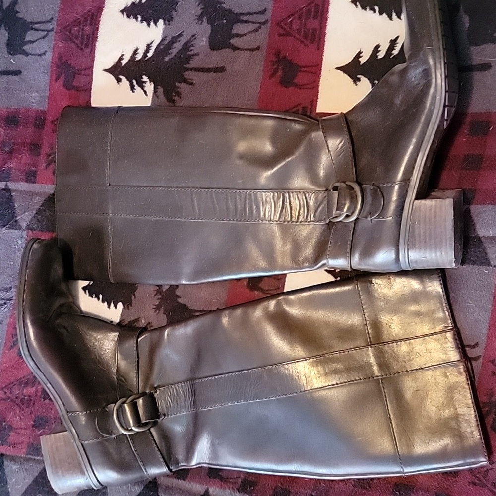 Knee high boots brown